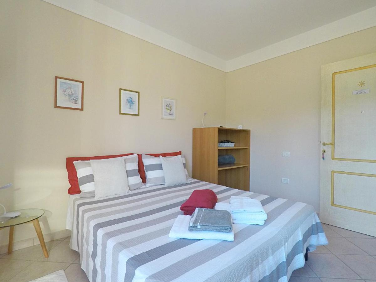 Bed & Breakfast Ajo A Casa Castelsardo Exterior photo